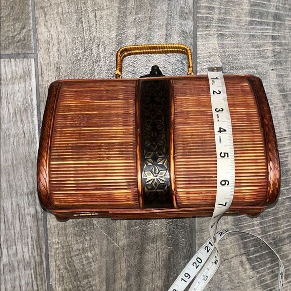 Vintage Wooden Handbag with Black Accent - Picture 2 of 5